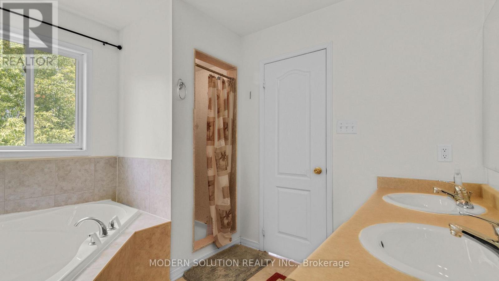 86 Lebovic Drive, Richmond Hill (Oak Ridges Lake Wilcox), Ontario  L4E 5C1 - Photo 25 - N12208446