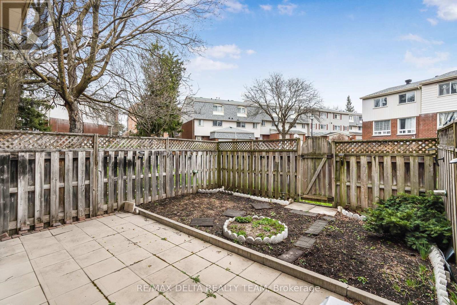 49 - 2115 Erinbrook Crescent, Ottawa, Ontario  K1B 4J5 - Photo 24 - X12120922