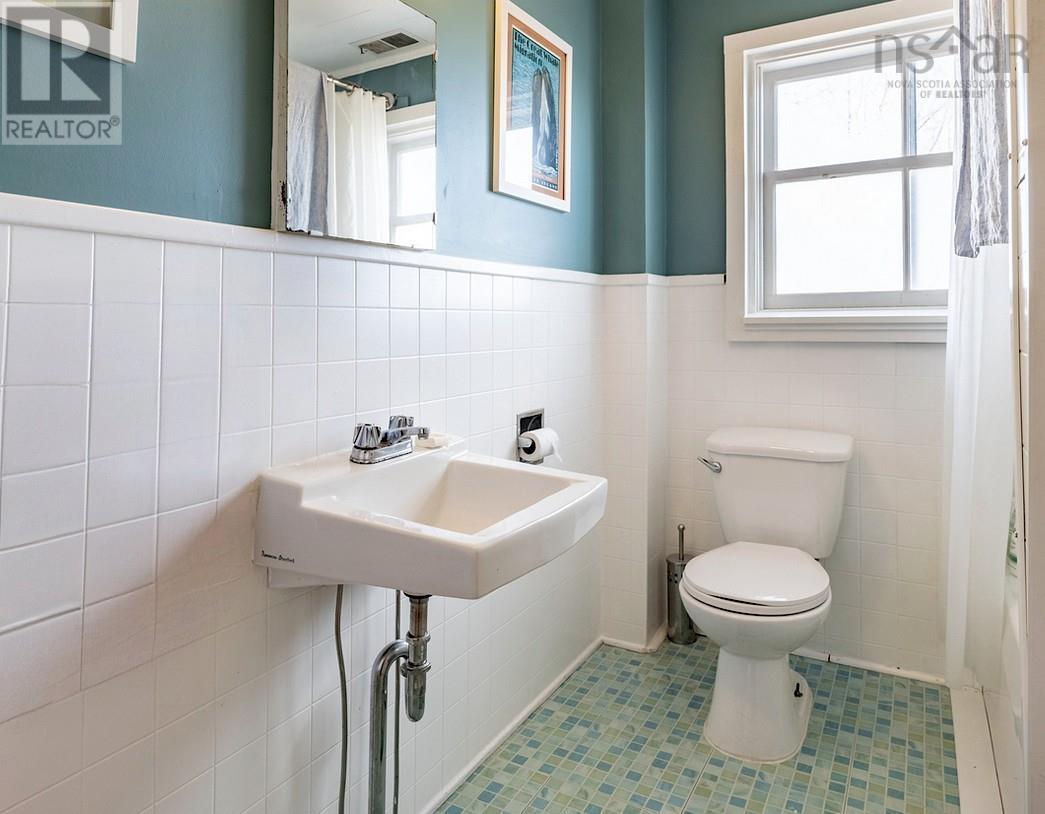 94 Hopson Street, Lunenburg, Nova Scotia  B0J 2C0 - Photo 11 - 202502724