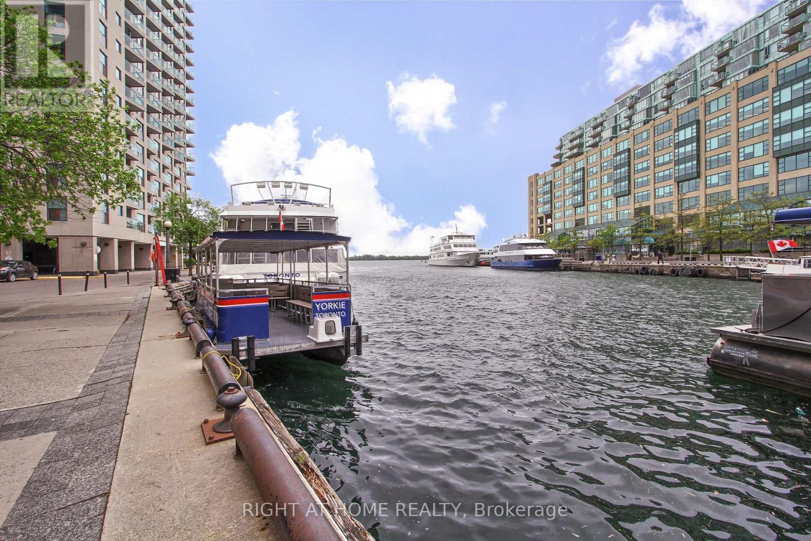 504 - 77 HARBOUR SQUARE, Toronto, Ontario