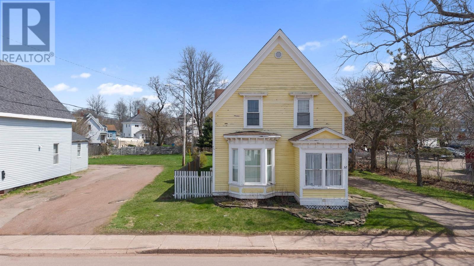 32 Albion Street, Amherst, Nova Scotia  B4H 2V5 - Photo 3 - 202510304