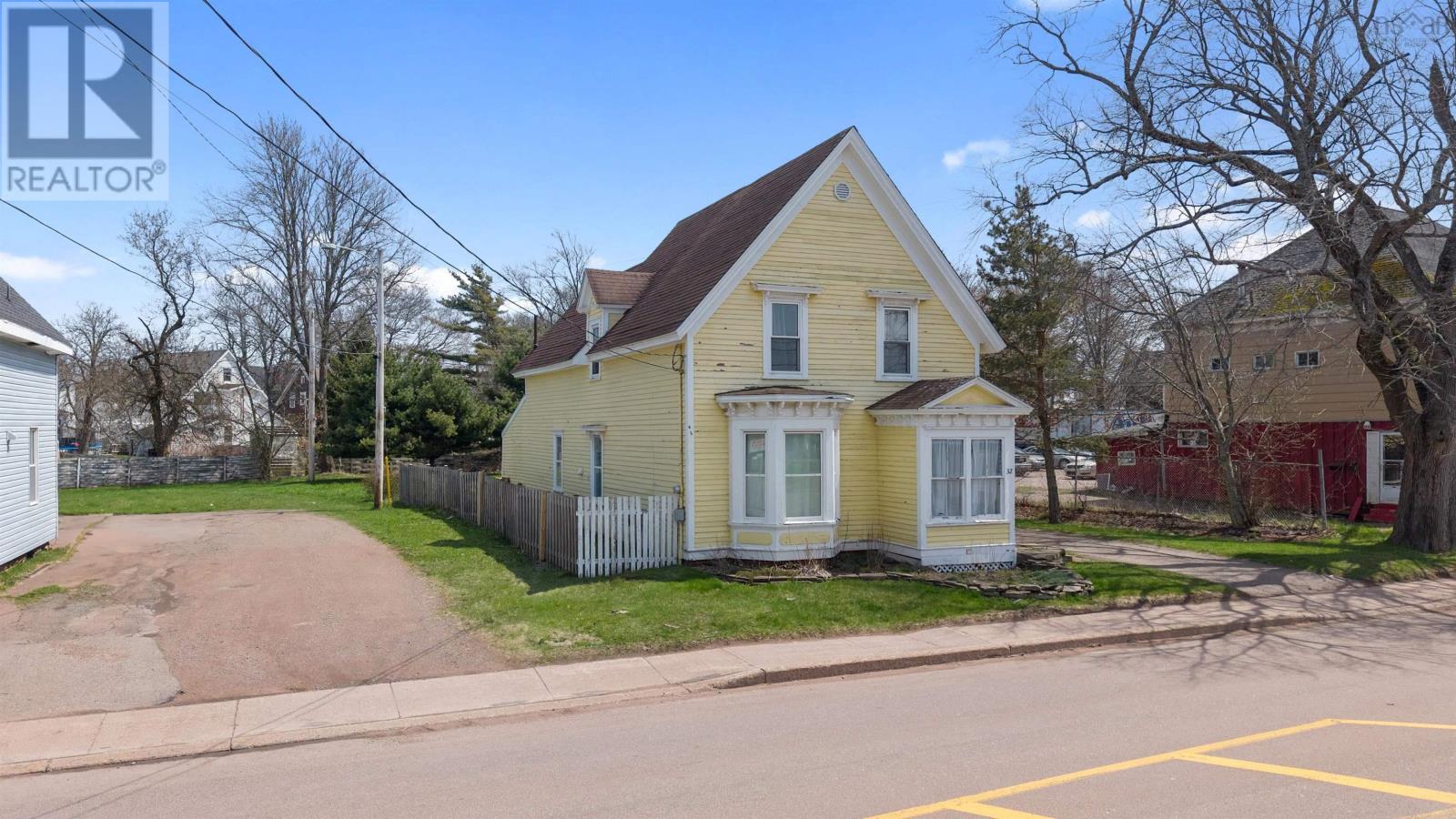 32 Albion Street, Amherst, Nova Scotia
