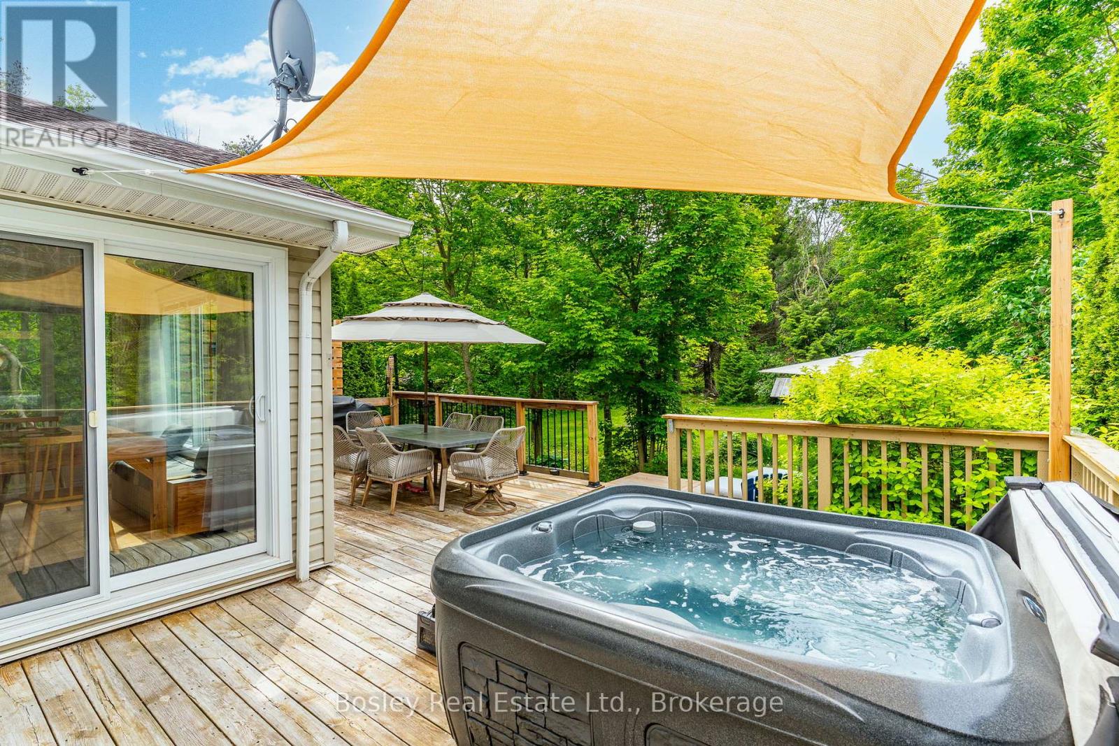 136 Maple Lane, Blue Mountains, Ontario  N0H 2E0 - Photo 17 - X12216195