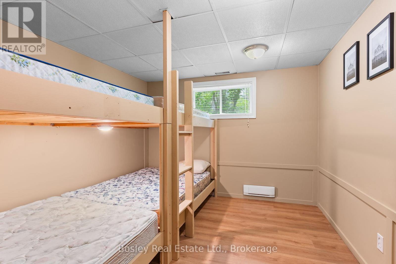 136 Maple Lane, Blue Mountains, Ontario  N0H 2E0 - Photo 37 - X12216195