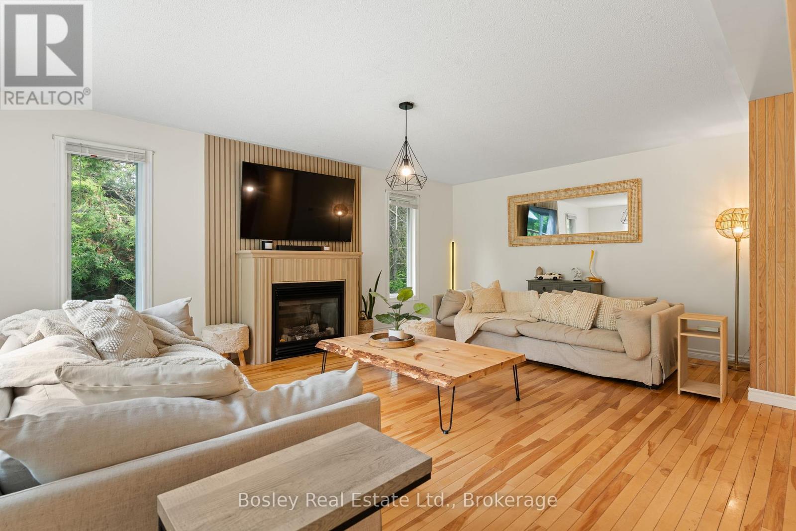 136 Maple Lane, Blue Mountains, Ontario  N0H 2E0 - Photo 8 - X12216195