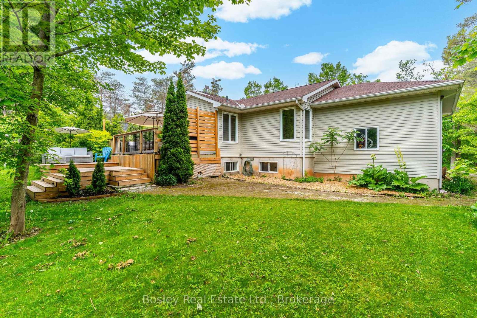 136 Maple Lane, Blue Mountains, Ontario  N0H 2E0 - Photo 38 - X12216195