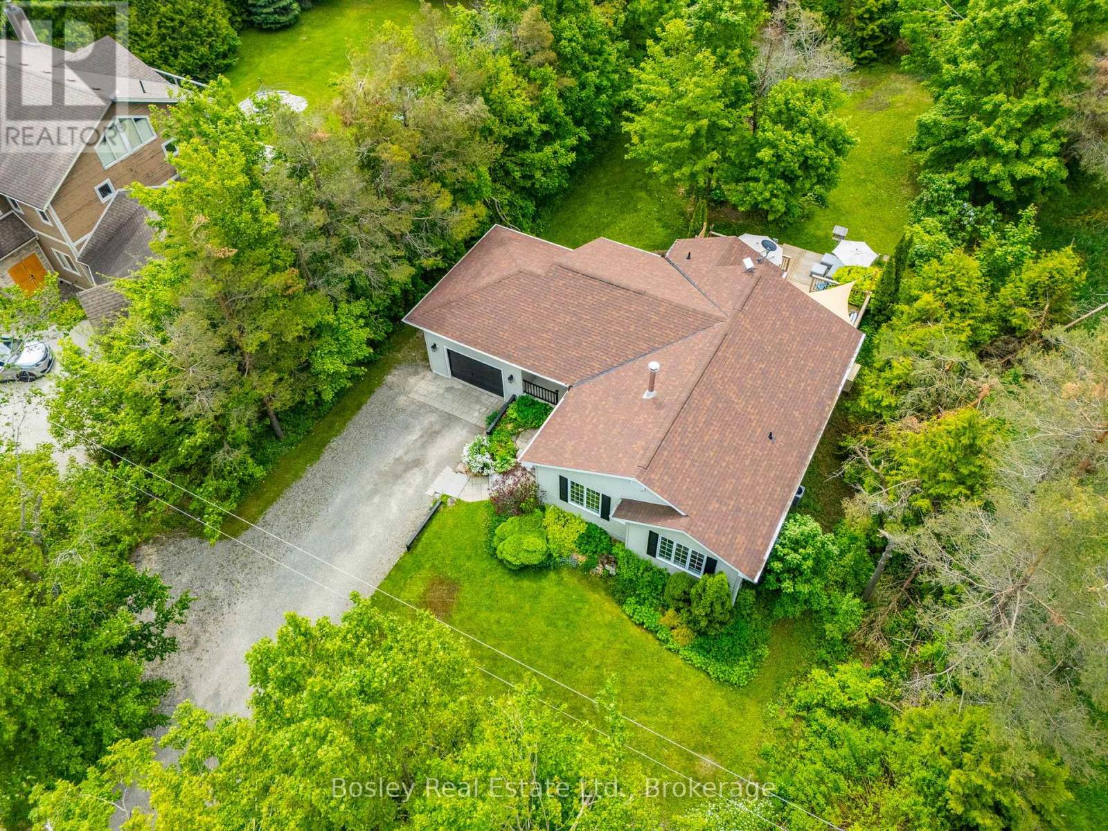 136 Maple Lane, Blue Mountains, Ontario  N0H 2E0 - Photo 40 - X12216195