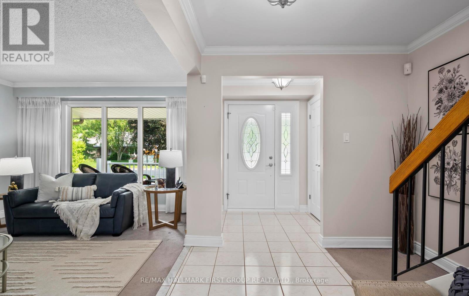 31 Michael Boulevard, Whitby, Ontario  L1N 5P6 - Photo 3 - E12218110