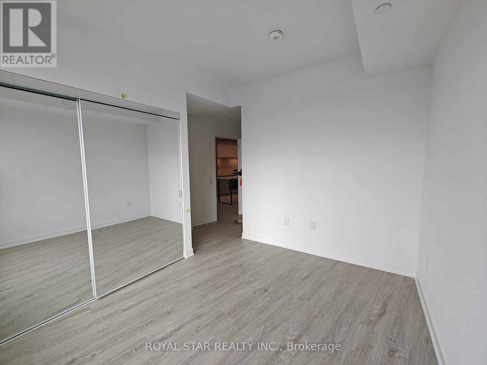 611 - 2495 Eglinton Avenue, Mississauga (Central Erin Mills), Ontario  L5M 2T2 - Photo 10 - W12214345