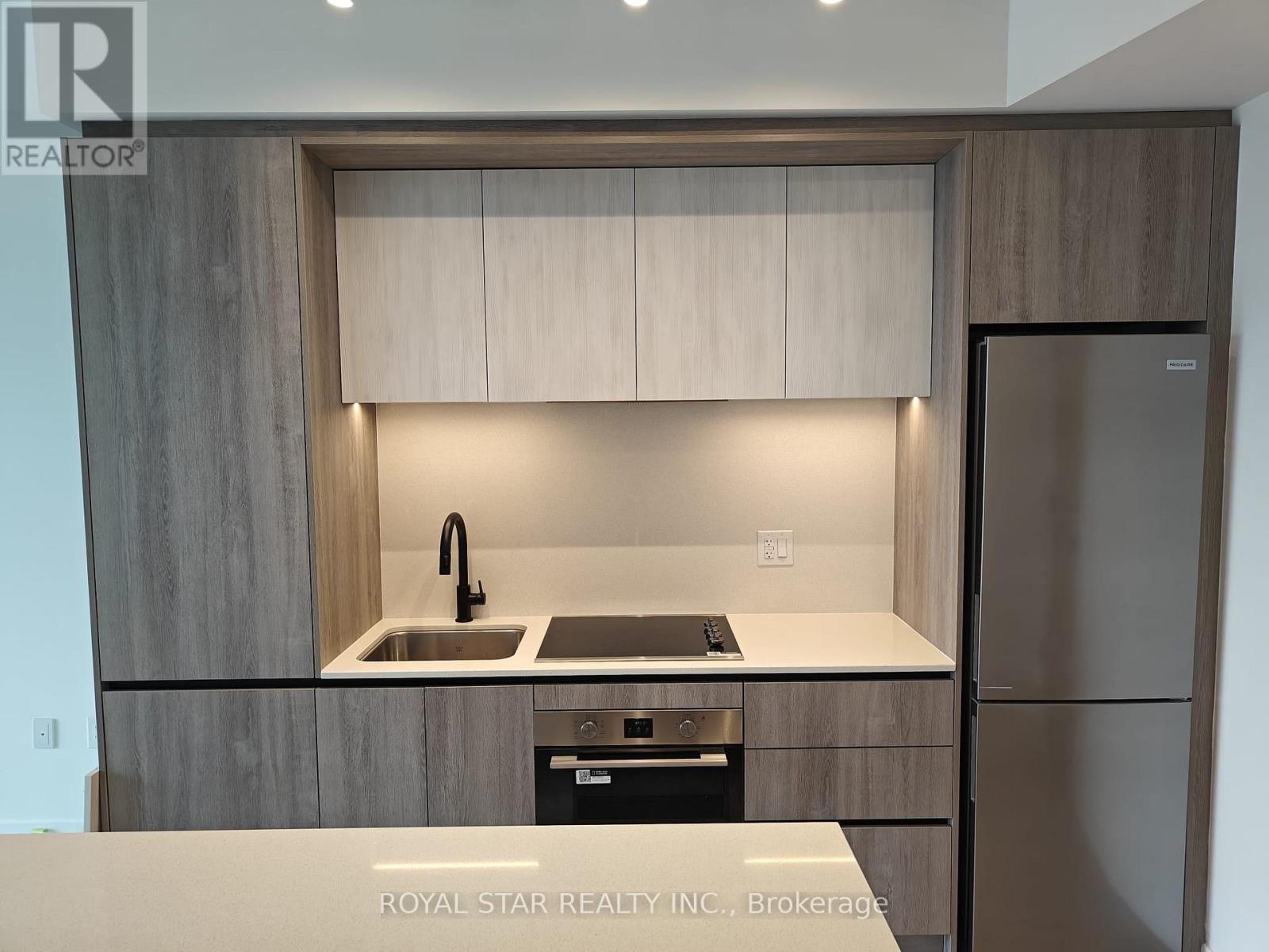 611 - 2495 Eglinton Avenue, Mississauga (Central Erin Mills), Ontario  L5M 2T2 - Photo 3 - W12214345