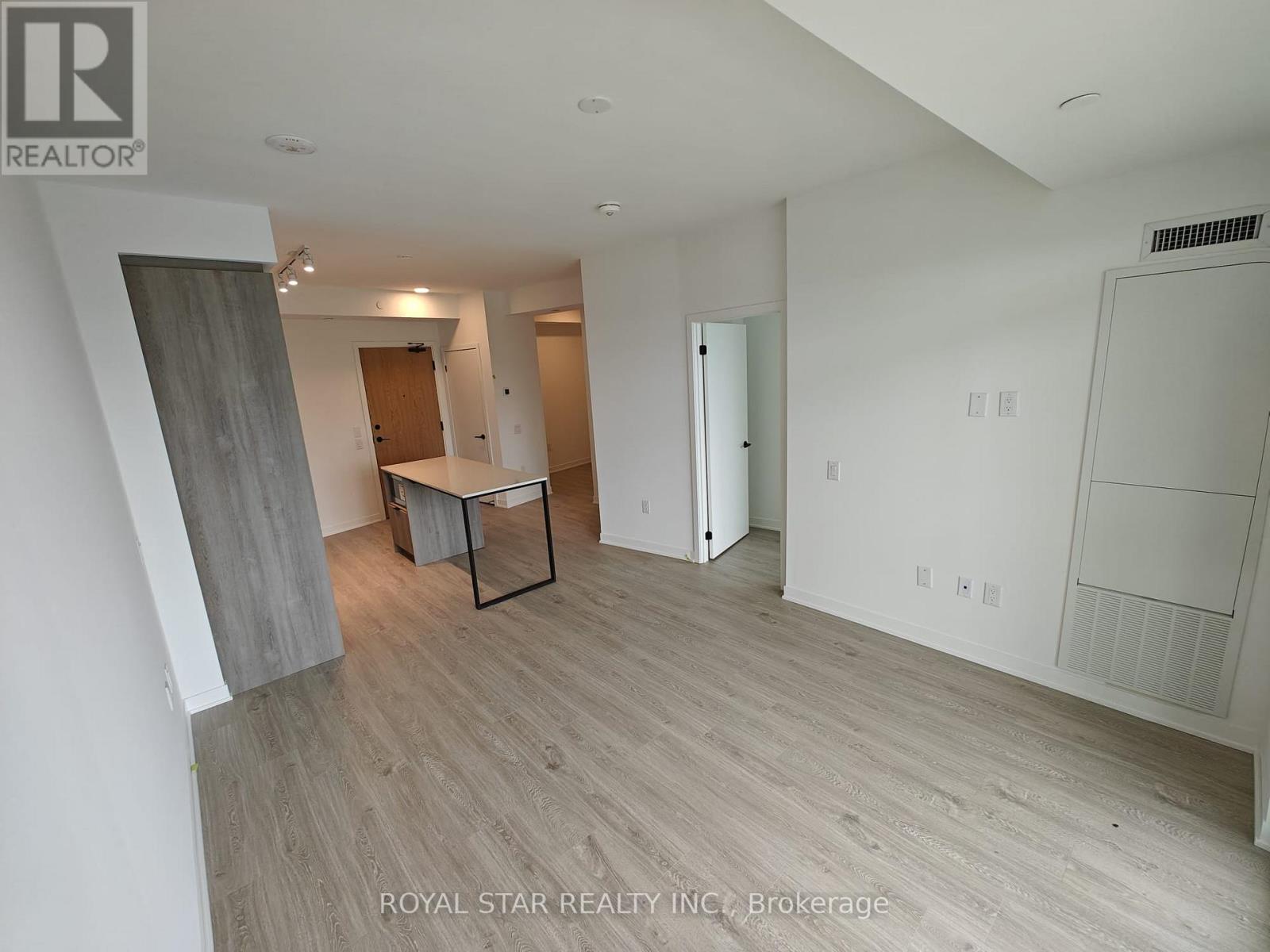 611 - 2495 Eglinton Avenue, Mississauga (Central Erin Mills), Ontario  L5M 2T2 - Photo 5 - W12214345