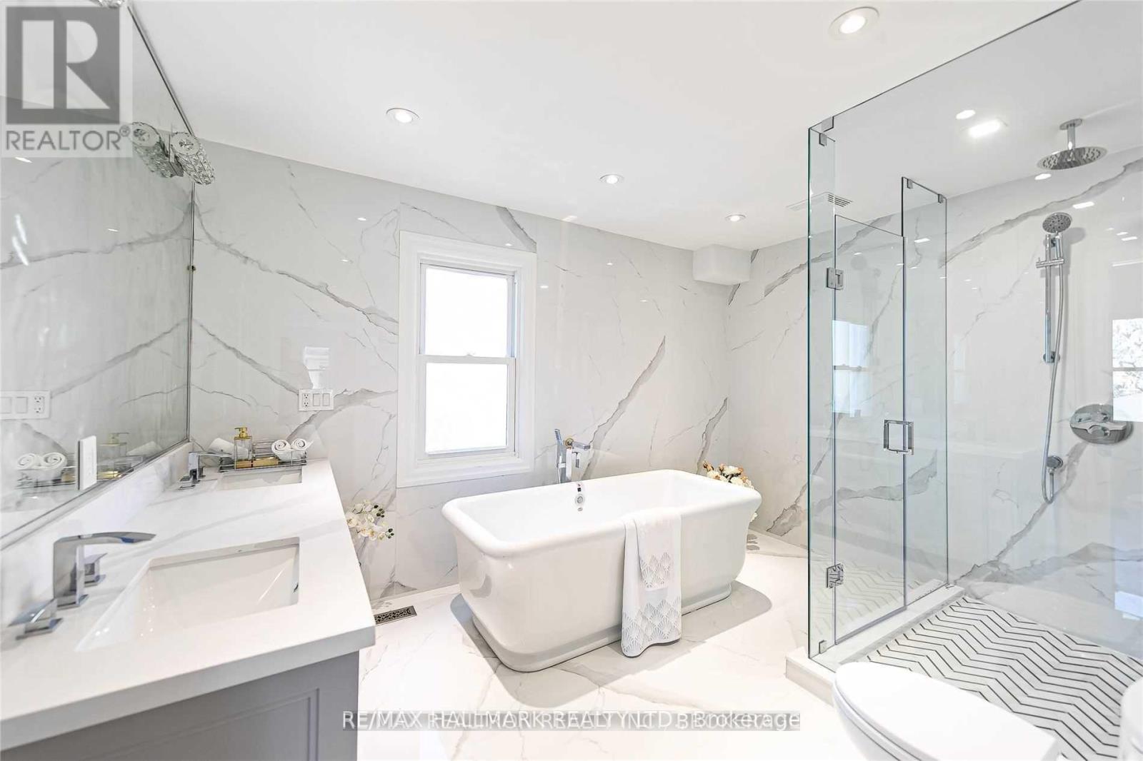 42 Oatlands Crescent, Richmond Hill, Ontario  L4C 9P2 - Photo 20 - N12218111