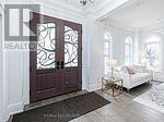 42 Oatlands Crescent, Richmond Hill, Ontario  L4C 9P2 - Photo 4 - N12218111