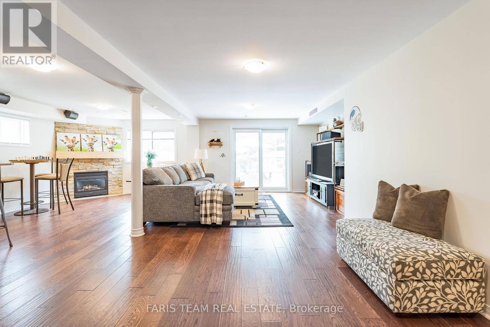 302 Cox Mill Road, Barrie, Ontario  L4N 8V3 - Photo 17 - S12218163
