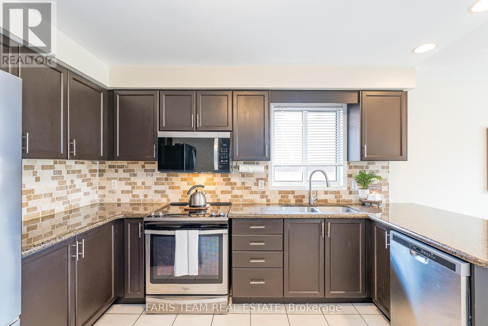 302 Cox Mill Road, Barrie, Ontario  L4N 8V3 - Photo 6 - S12218163
