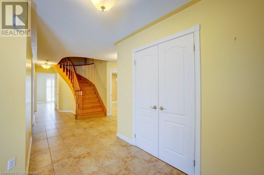 Property at 105 VENETO Drive image 4