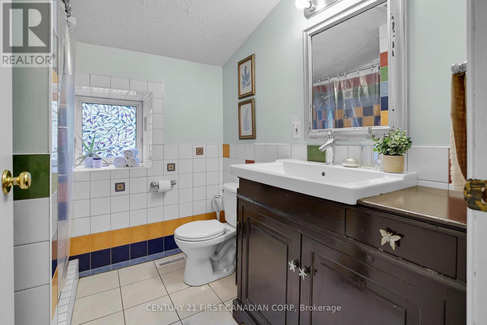425 Old Wonderland Road, London South (South N), Ontario  N6K 3R1 - Photo 22 - X12218245