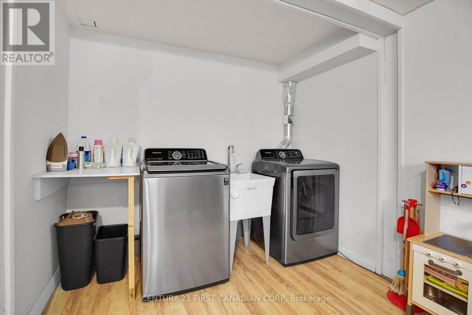 425 Old Wonderland Road, London South (South N), Ontario  N6K 3R1 - Photo 29 - X12218245