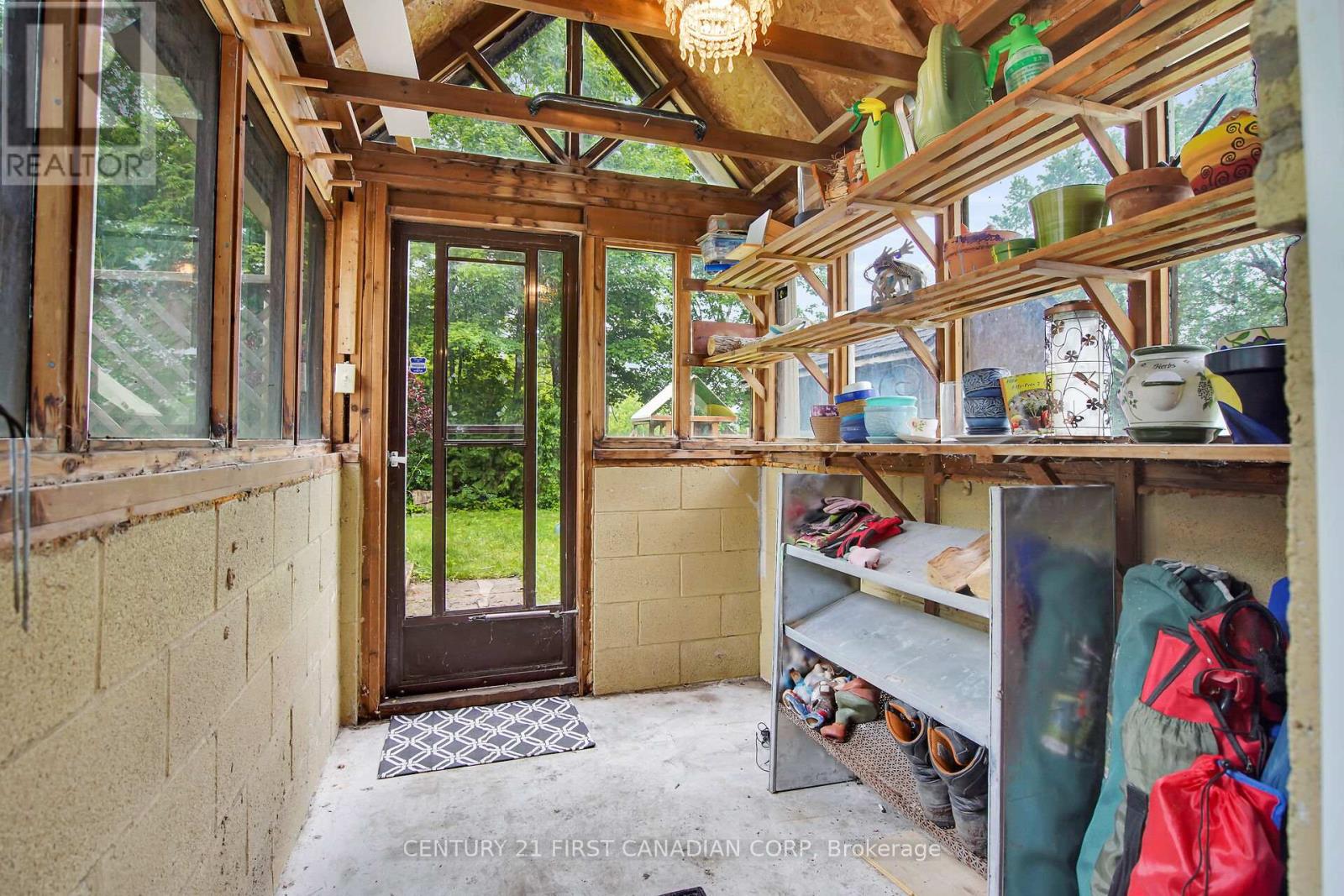 425 Old Wonderland Road, London South (South N), Ontario  N6K 3R1 - Photo 30 - X12218245