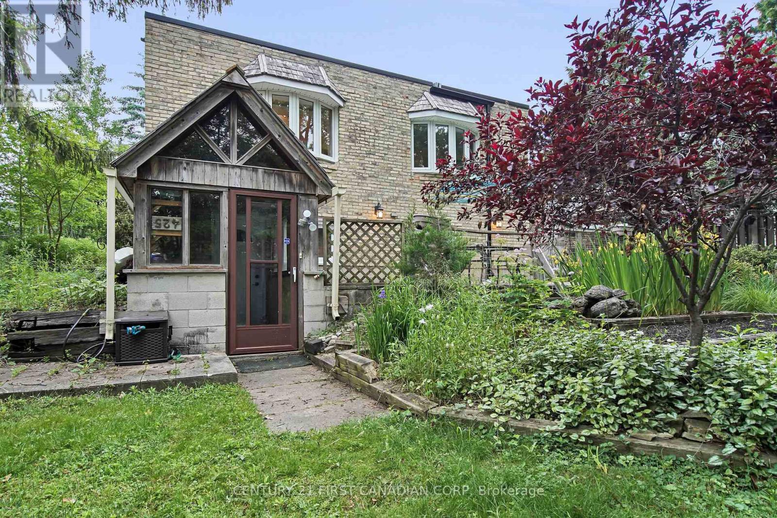 425 Old Wonderland Road, London South (South N), Ontario  N6K 3R1 - Photo 31 - X12218245
