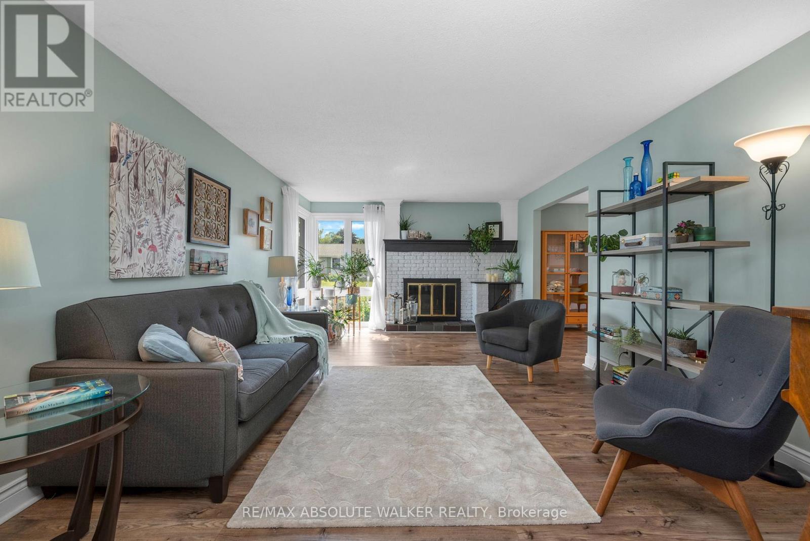 1881 Greenacre Crescent, Ottawa, Ontario  K1J 6S7 - Photo 4 - X12218220