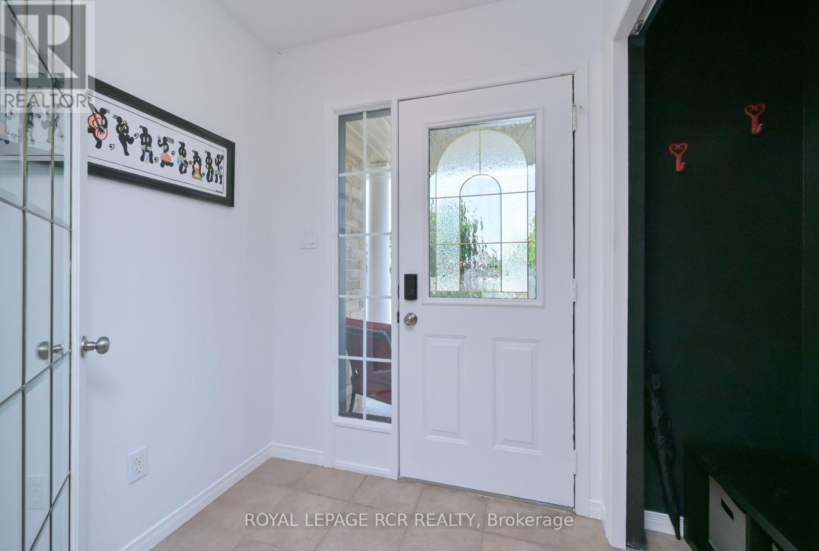 16 Hunter Road, Orangeville, Ontario  L9W 5G1 - Photo 5 - W12218113