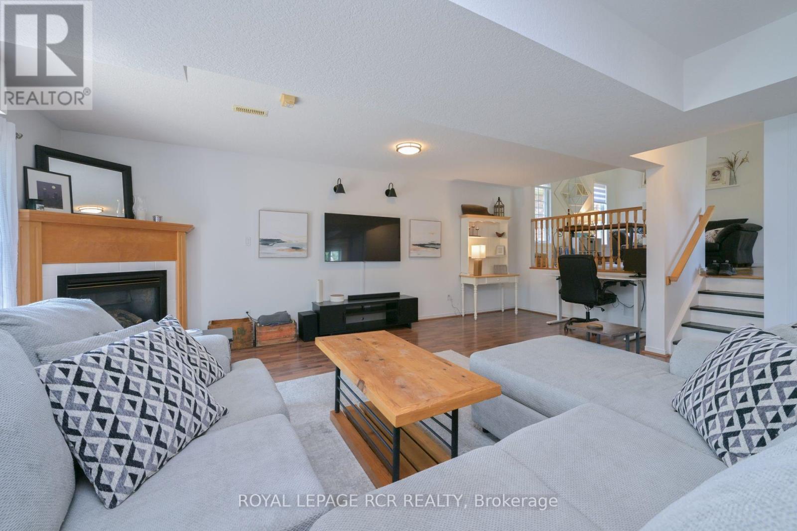 16 Hunter Road, Orangeville, Ontario  L9W 5G1 - Photo 9 - W12218113