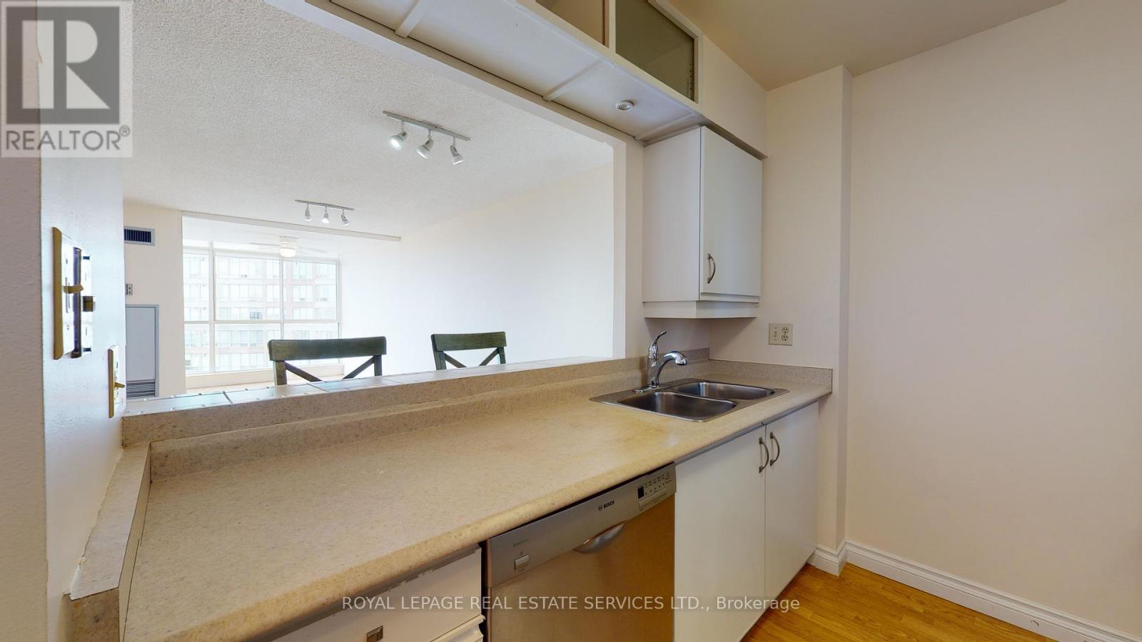 1024 - 22 Southport Street, Toronto, Ontario  M6S 4Y9 - Photo 5 - W12218158