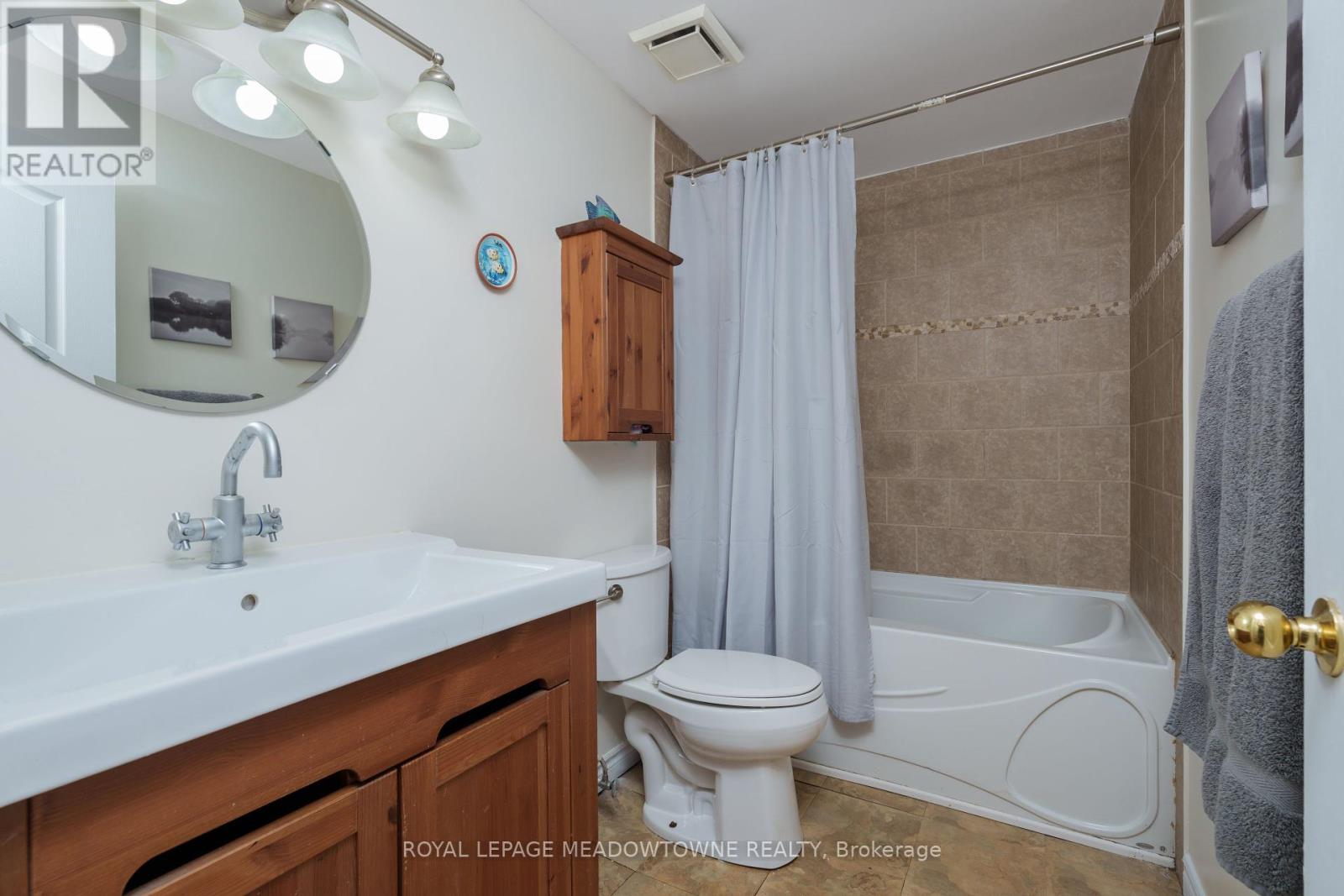 48 Elmvale Avenue, Brampton, Ontario  L6Z 1A5 - Photo 31 - W12218161