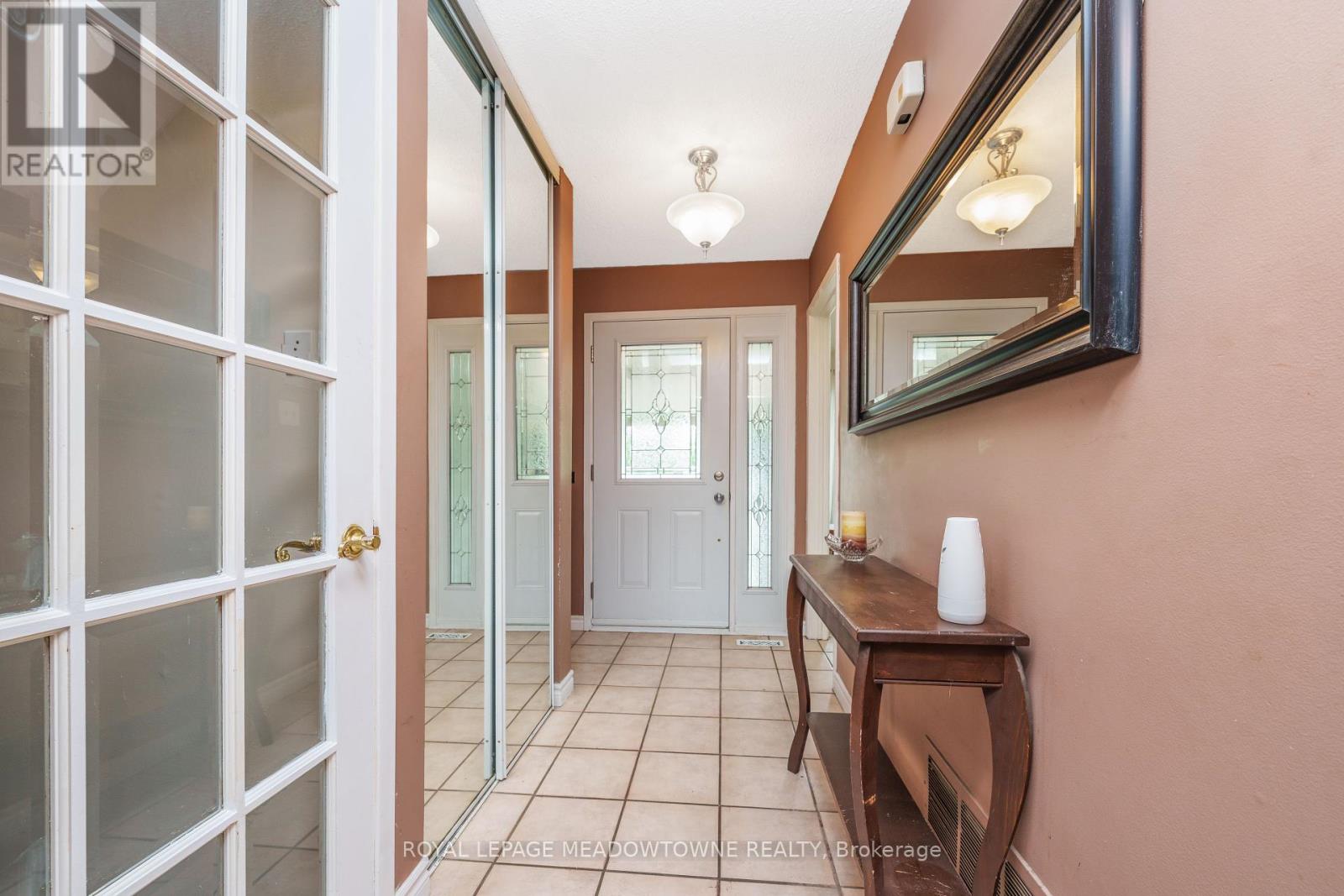 48 Elmvale Avenue, Brampton, Ontario  L6Z 1A5 - Photo 4 - W12218161