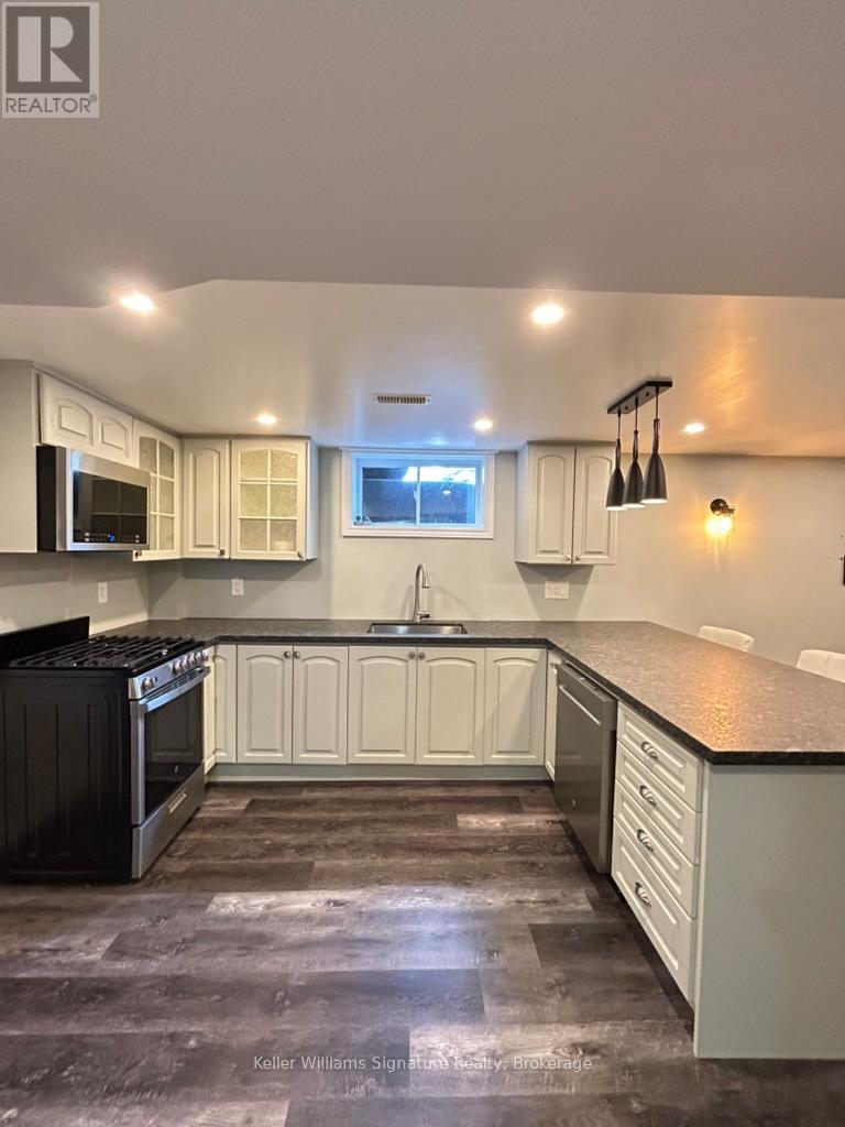 Lower - 15 Hildegard Drive, Hamilton, Ontario  L8K 5S1 - Photo 7 - X12218178
