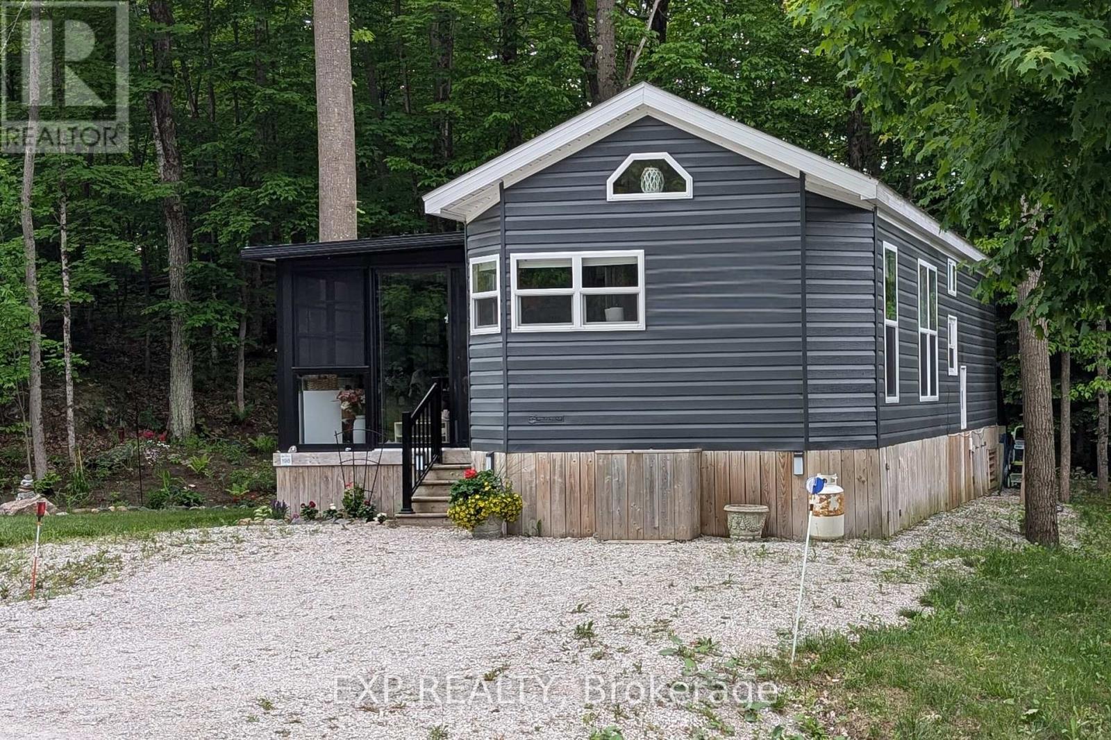 198 - 1082 Shamrock Marina Road, Gravenhurst, Ontario  P0E 1N0 - Photo 3 - X12218132