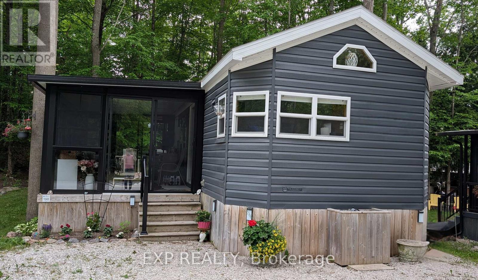 198 - 1082 Shamrock Marina Road, Gravenhurst, Ontario  P0E 1N0 - Photo 4 - X12218132