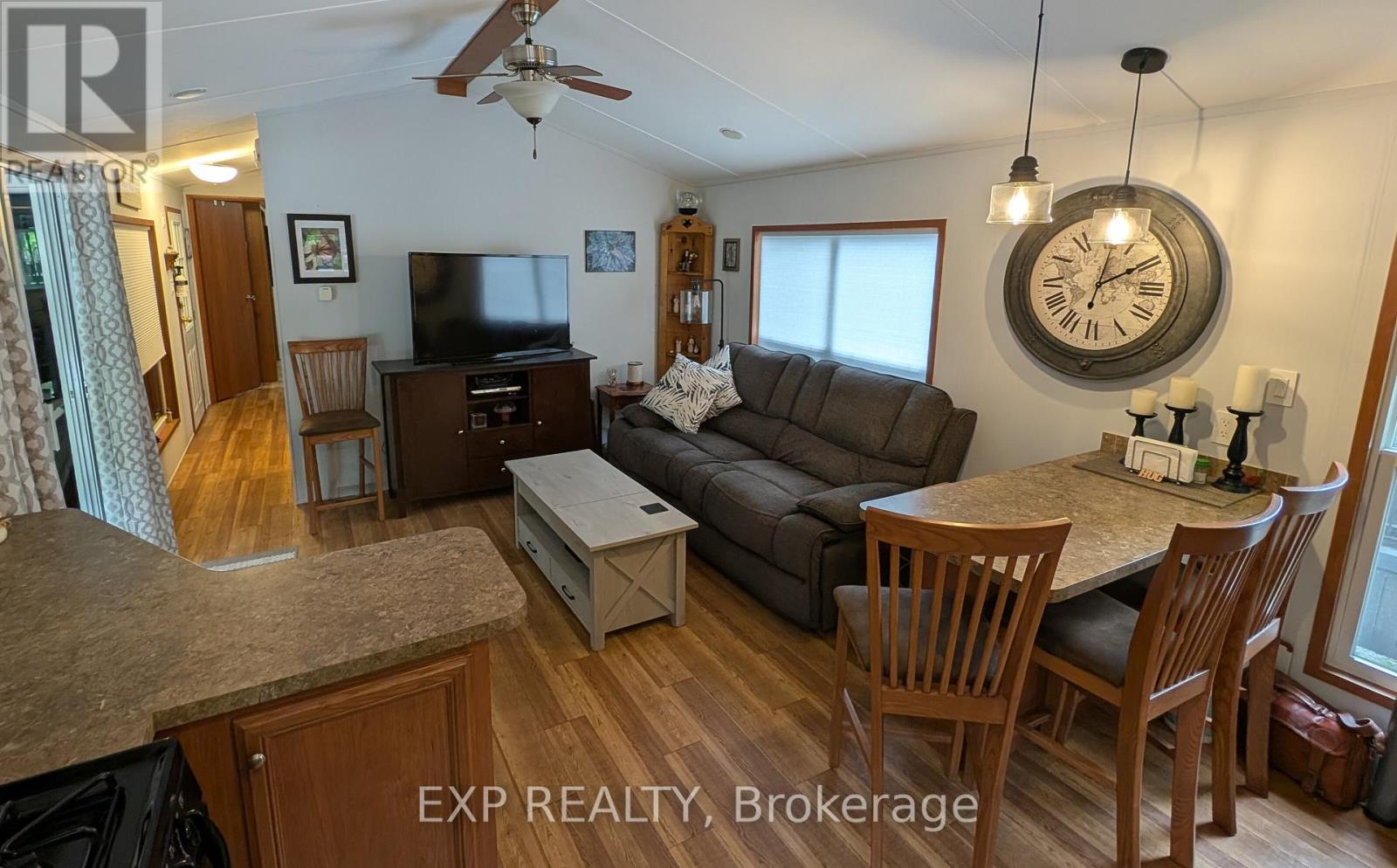 198 - 1082 Shamrock Marina Road, Gravenhurst, Ontario  P0E 1N0 - Photo 8 - X12218132