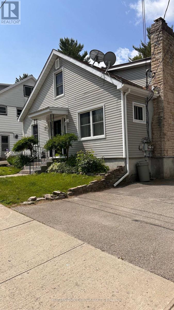 22 Mccready Street, Brockville, Ontario  K6V 5N3 - Photo 3 - X12218202