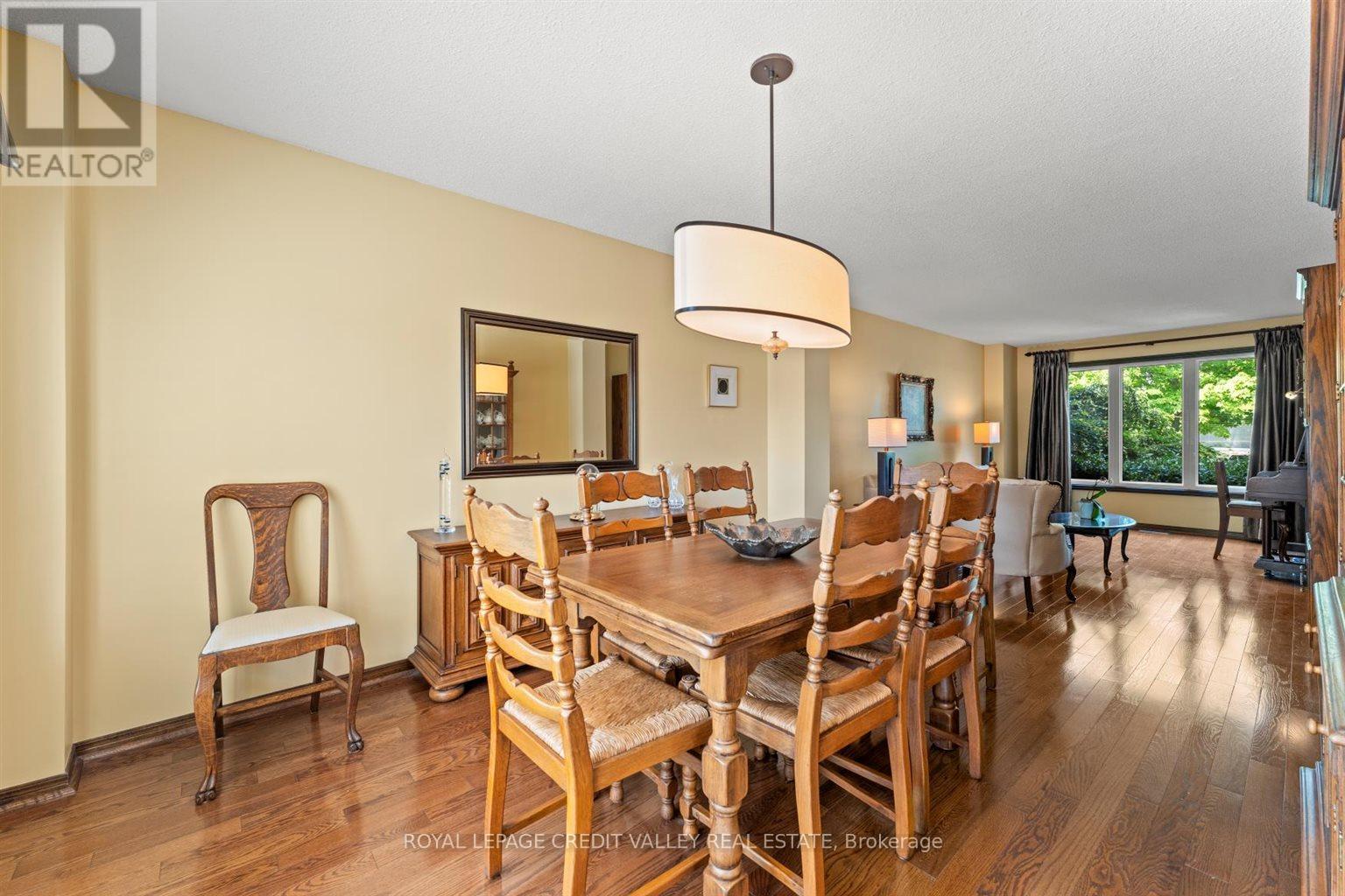 32 Hall Crescent, Brampton, Ontario  L6X 3J7 - Photo 10 - W12217523
