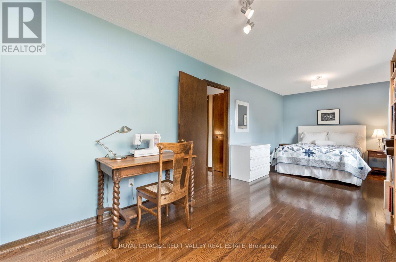 32 Hall Crescent, Brampton, Ontario  L6X 3J7 - Photo 21 - W12217523