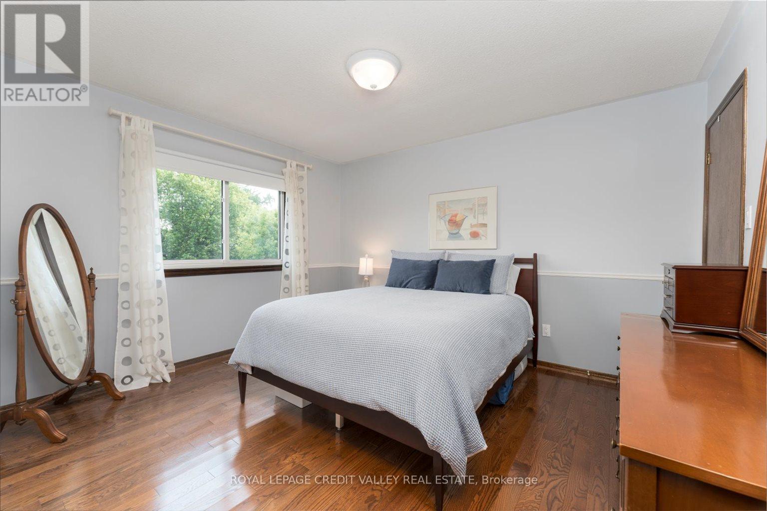 32 Hall Crescent, Brampton, Ontario  L6X 3J7 - Photo 23 - W12217523