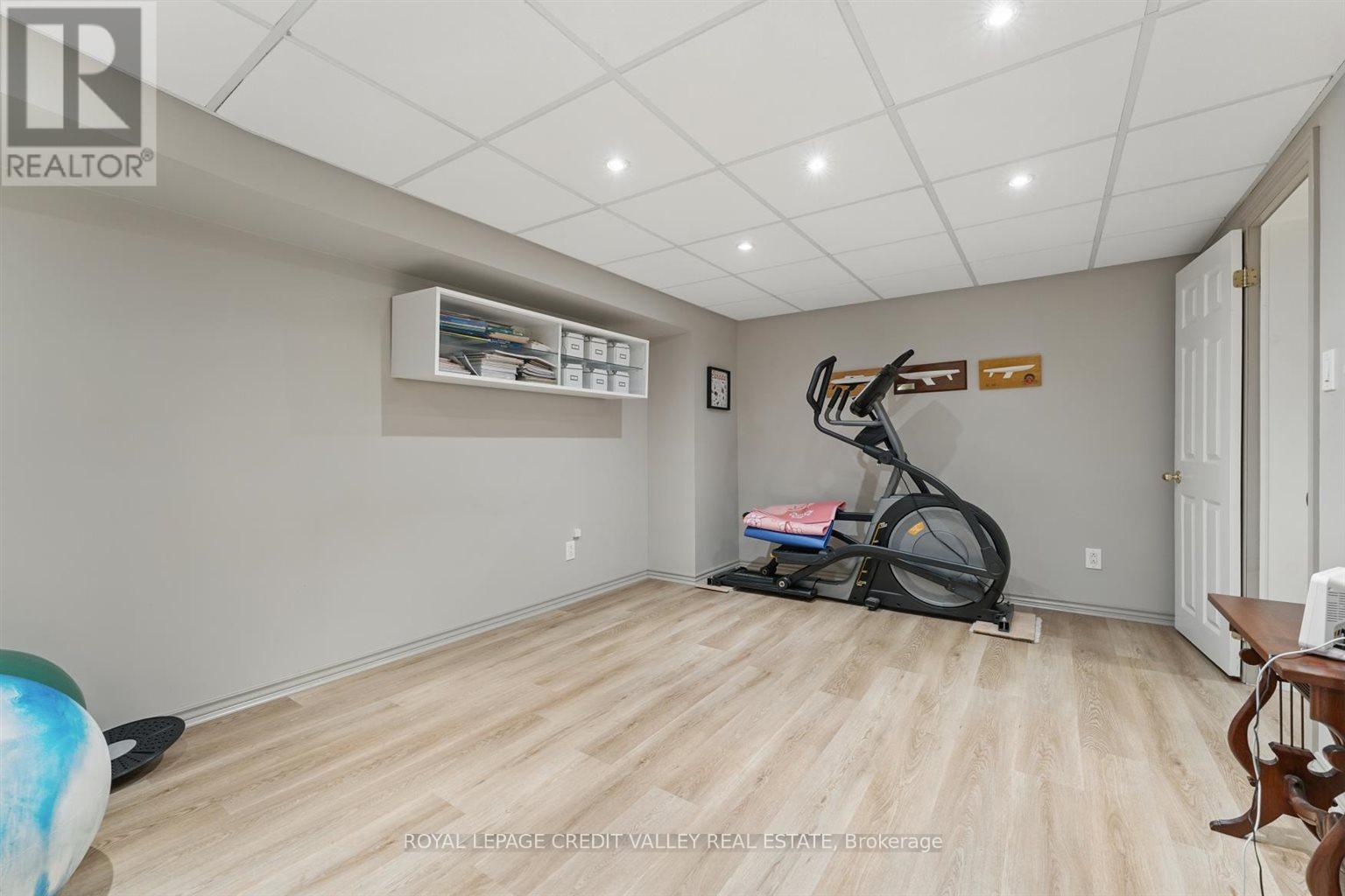 32 Hall Crescent, Brampton, Ontario  L6X 3J7 - Photo 29 - W12217523