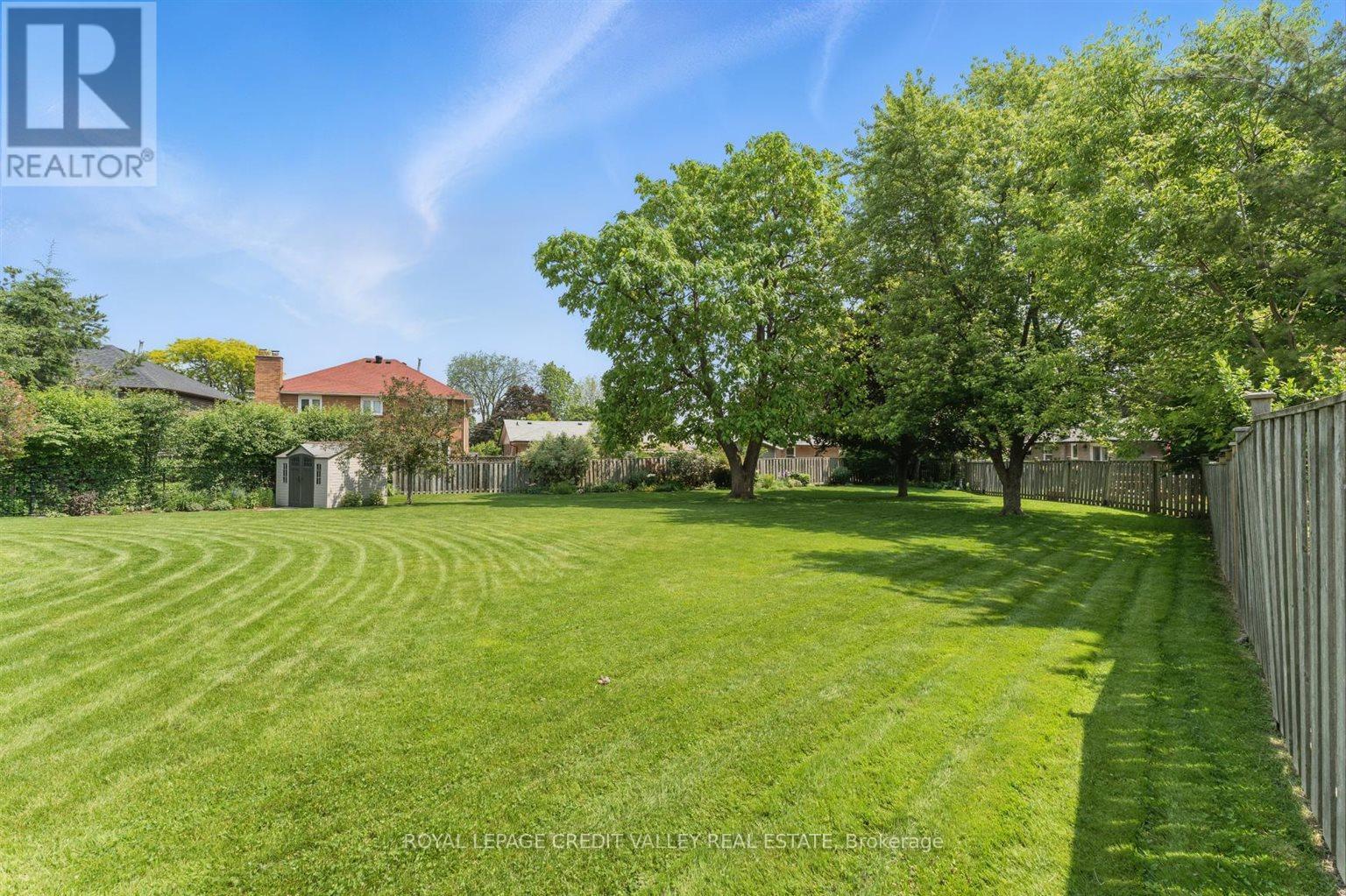 32 Hall Crescent, Brampton, Ontario  L6X 3J7 - Photo 33 - W12217523
