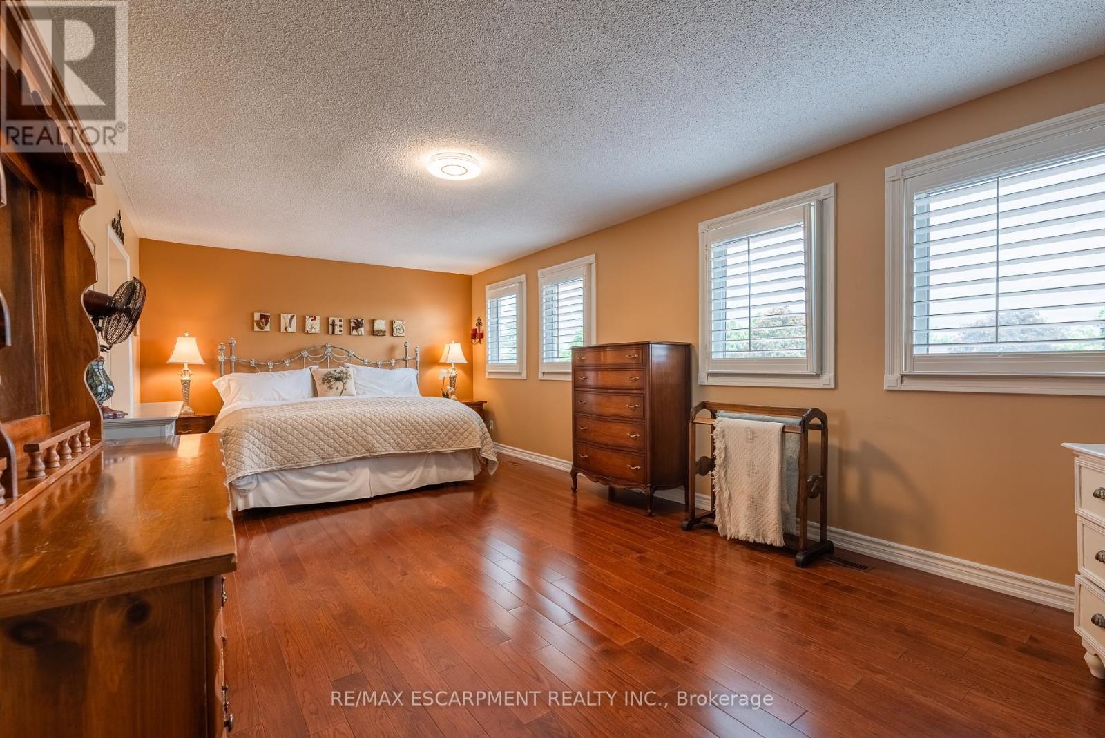2054 Teeside Court, Mississauga, Ontario  L5M 3E5 - Photo 20 - W12217384