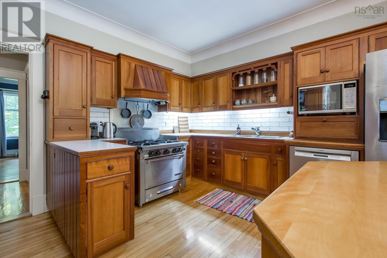 1589 Larch Street, Halifax, Nova Scotia  B3H 3W9 - Photo 13 - 202514411