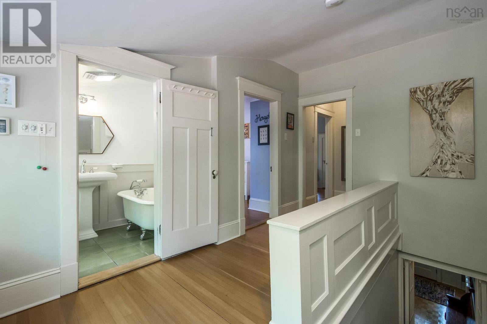 1589 Larch Street, Halifax, Nova Scotia  B3H 3W9 - Photo 30 - 202514411
