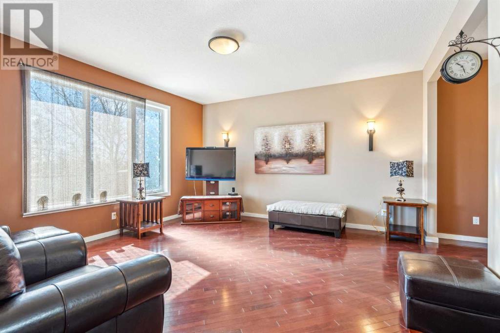 Property at 358 Crystal Green Rise image 3