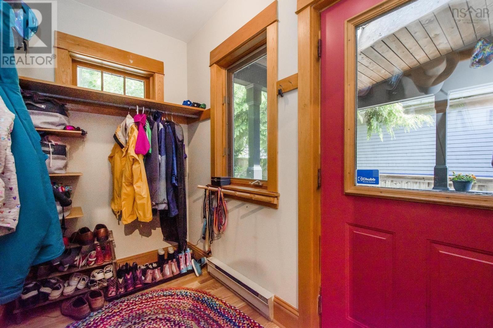 1589 Larch Street, Halifax, Nova Scotia  B3H 3W9 - Photo 29 - 202514411