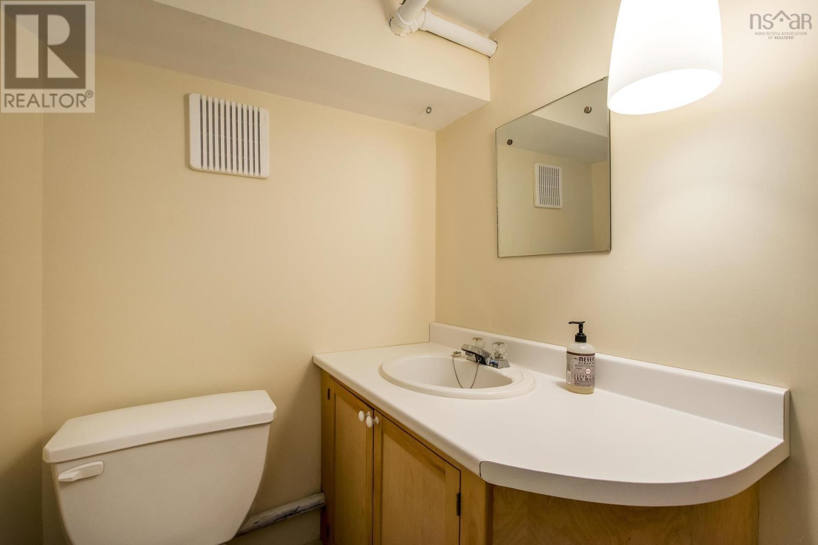 1589 Larch Street, Halifax, Nova Scotia  B3H 3W9 - Photo 43 - 202514411