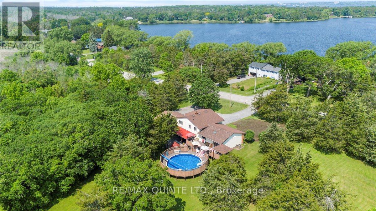 338 Sunrise Drive, Prince Edward County, Ontario  K8N 4Z7 - Photo 10 - X12218231