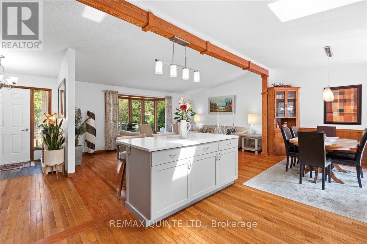 338 Sunrise Drive, Prince Edward County, Ontario  K8N 4Z7 - Photo 24 - X12218231