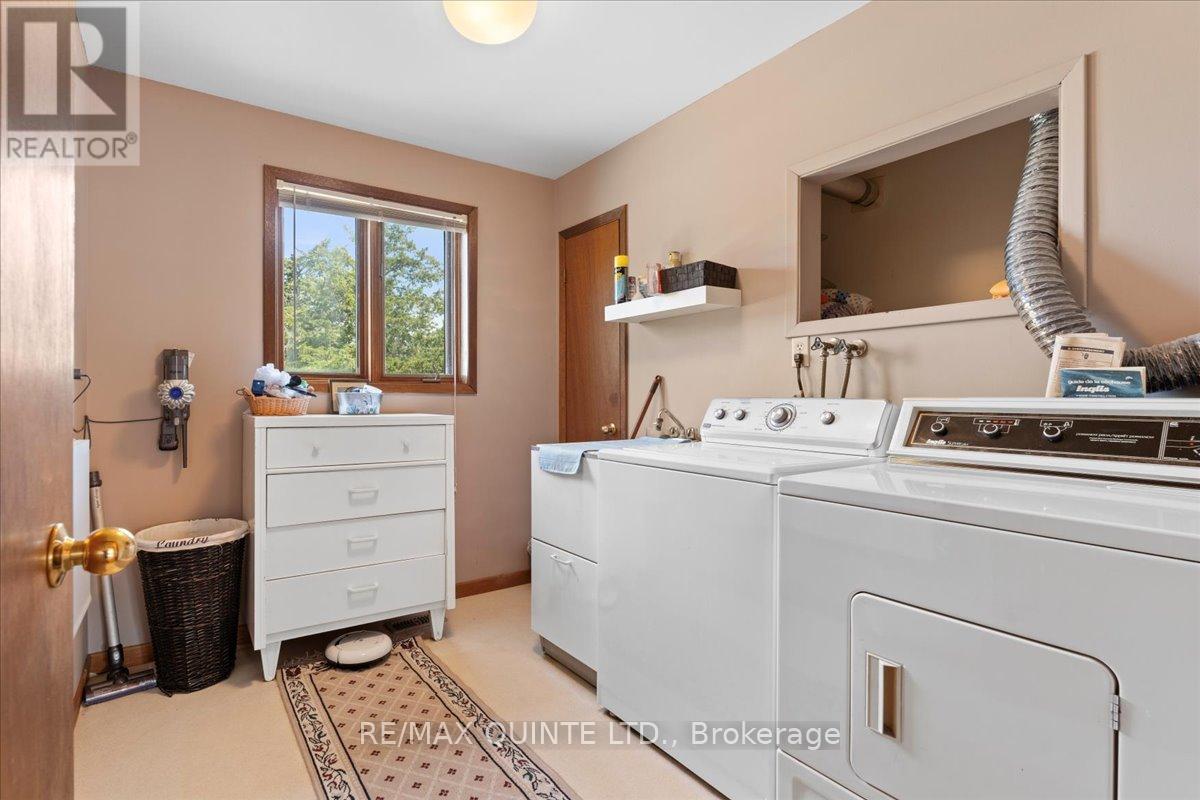 338 Sunrise Drive, Prince Edward County, Ontario  K8N 4Z7 - Photo 26 - X12218231