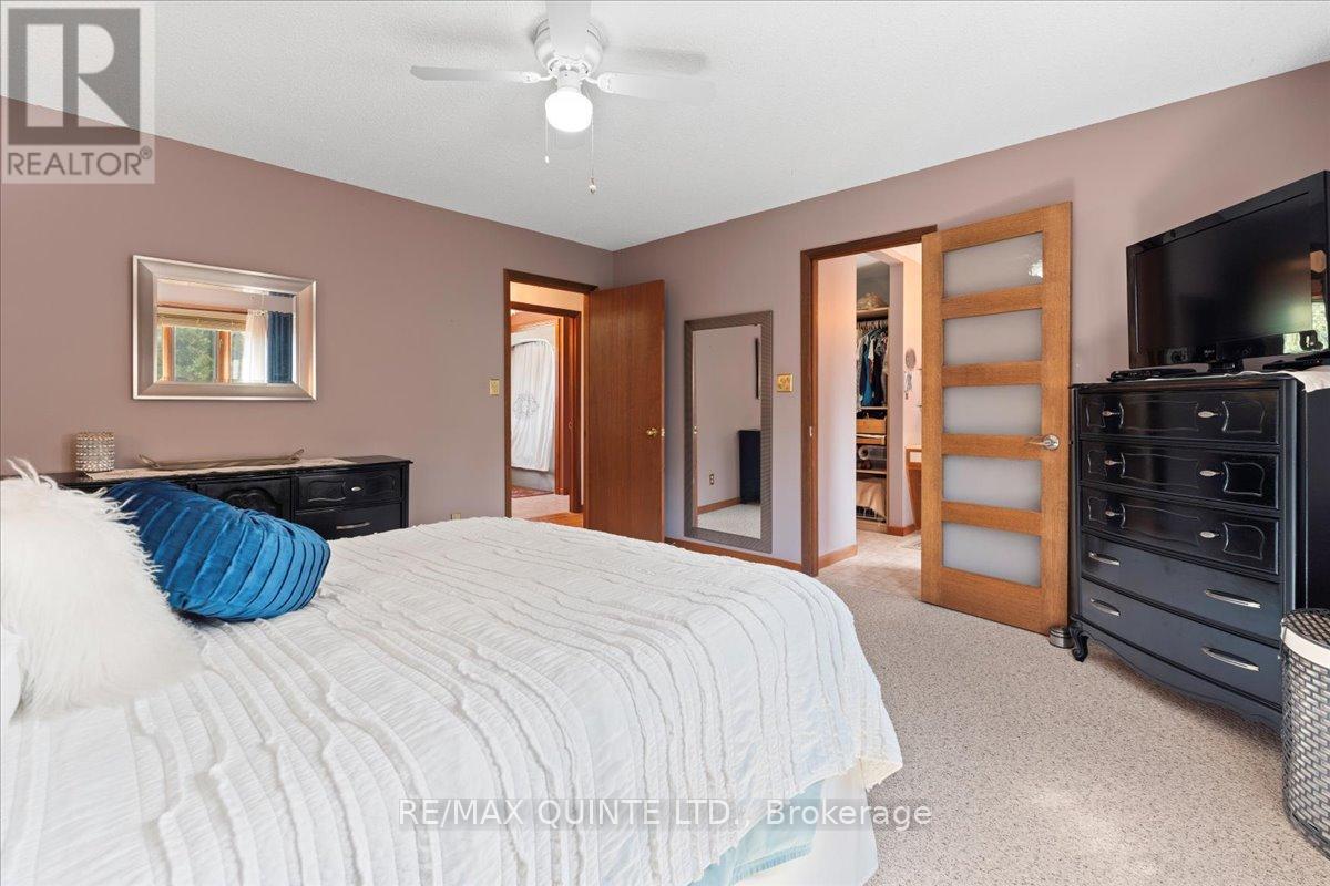 338 Sunrise Drive, Prince Edward County, Ontario  K8N 4Z7 - Photo 30 - X12218231